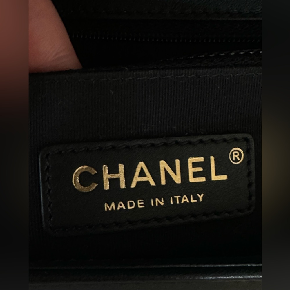 Authentic Chanel Boy. - Picture 14 of 15